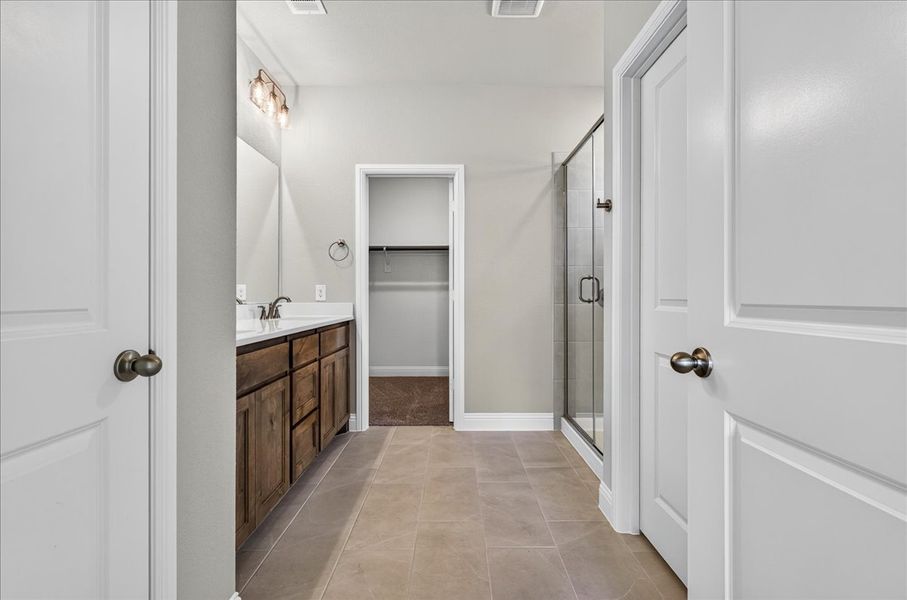 Furnished interior view inside a new home in The Ranches at Valley View, Springtown (Image 17).