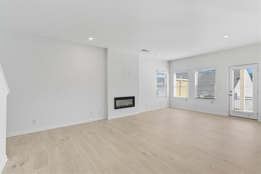 Spacious, unfurnished interior of a new home in Park Center Pointe, Austell (Image 19).