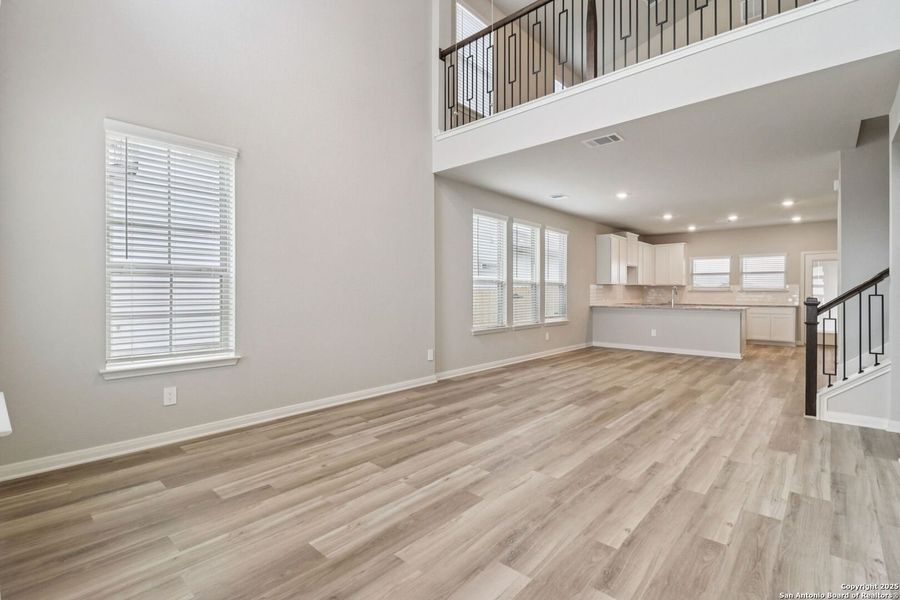 Spacious, unfurnished interior of a new home in Remington Ranch, San Antonio (Image 30).