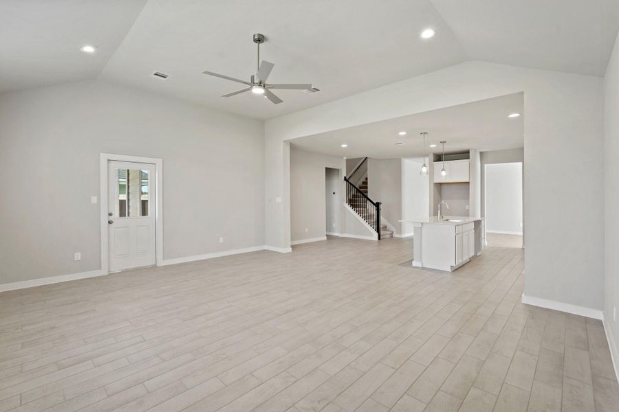 Spacious, unfurnished interior of a new home in Briarwood Crossing, Rosenberg (Image 28). Spacious, unfurnished interior of a new home in Briarwood Crossing, Rosenberg (Image 28).
