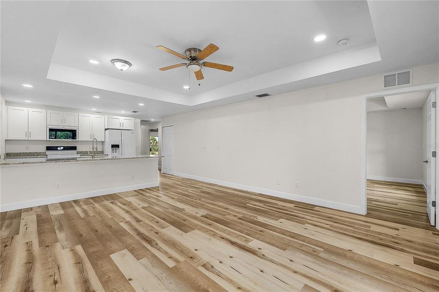 Spacious, unfurnished interior of a new home in , Punta Gorda (Image 40).
