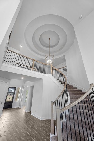 Spacious, unfurnished interior of a new home in Sienna, Missouri City (Image 14).