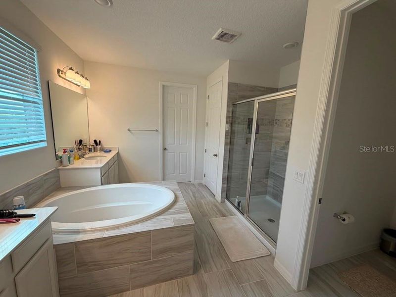 Furnished interior view inside a new home in , Winter Garden (Image 29).