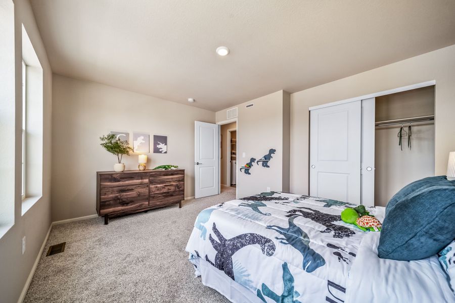 Furnished interior view inside a new home in Thompson River Ranch, Johnstown (Image 20).