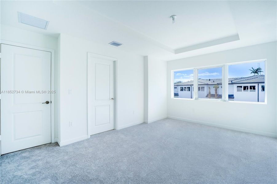 Spacious, unfurnished interior of a new home in , Pembroke Park (Image 5).