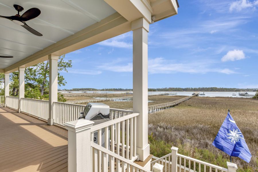 Exterior details and patio area of a home in , Wando (Image 26).