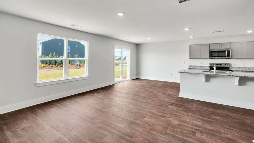 Spacious, unfurnished interior of a new home in Sidbury Station, Castle Hayne (Image 20).