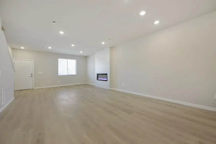 3br New Home in Longmont, CO.  - Slide 9