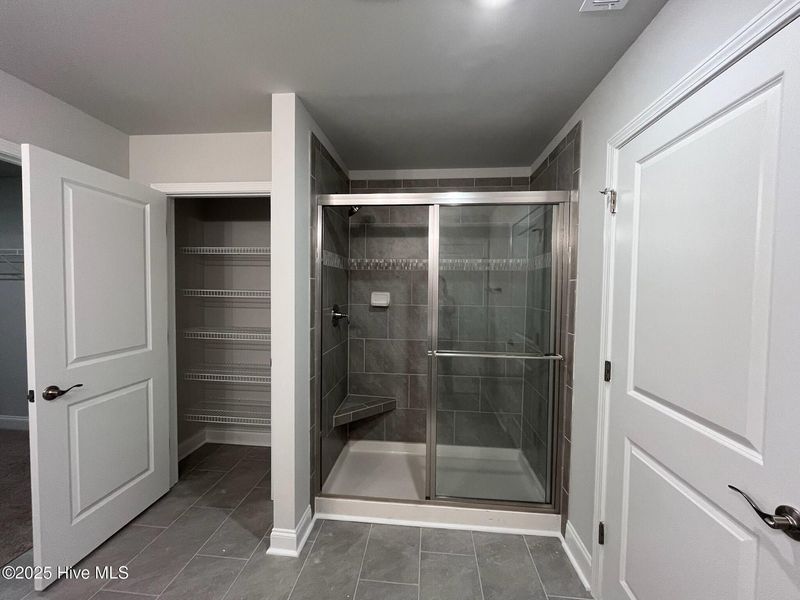 Furnished interior view inside a new home in Palmetto Creek, Bolivia (Image 8).