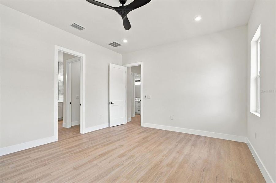 Spacious, unfurnished interior of a new home in , St. Petersburg (Image 29). Spacious, unfurnished interior of a new home in , St. Petersburg (Image 29).