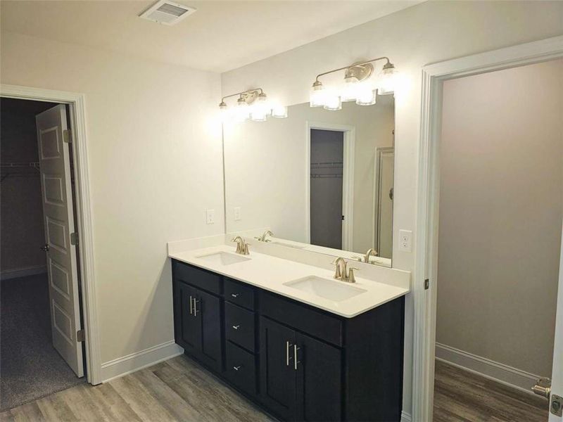 Furnished interior view inside a new home in Scarlett Place, Bowdon (Image 10).