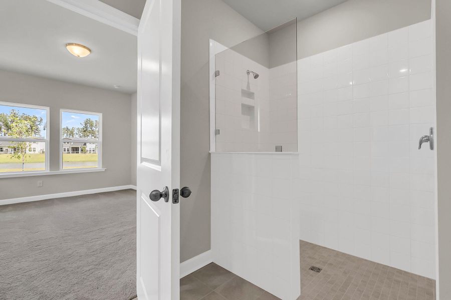 Spacious, unfurnished interior of a new home in , Summerville (Image 16).
