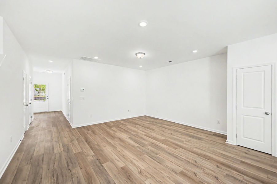 Spacious, unfurnished interior of a new home in Ironhorse, Dickson (Image 28).