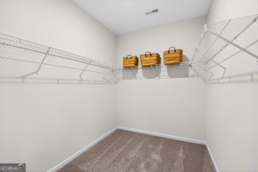 Spacious, unfurnished interior of a new home in Stonebridge North, Macon (Image 19). Spacious, unfurnished interior of a new home in Stonebridge North, Macon (Image 19).