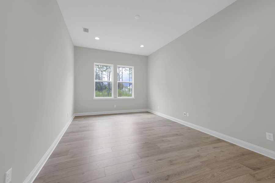 Representative unfurnished interior of a home built from the Avondale by Riverside Homes in Hidden Creek at SilverLeaf 80' Series, St. Augustine (Image 32).