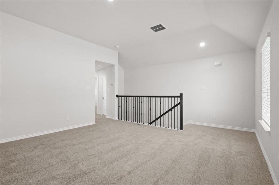 Spacious, unfurnished interior of a new home in Rocky Creek Crossing, Fort Worth (Image 10). Spacious, unfurnished interior of a new home in Rocky Creek Crossing, Fort Worth (Image 10).