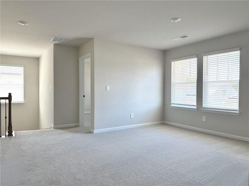 Spacious, unfurnished interior of a new home in , Braselton (Image 13).