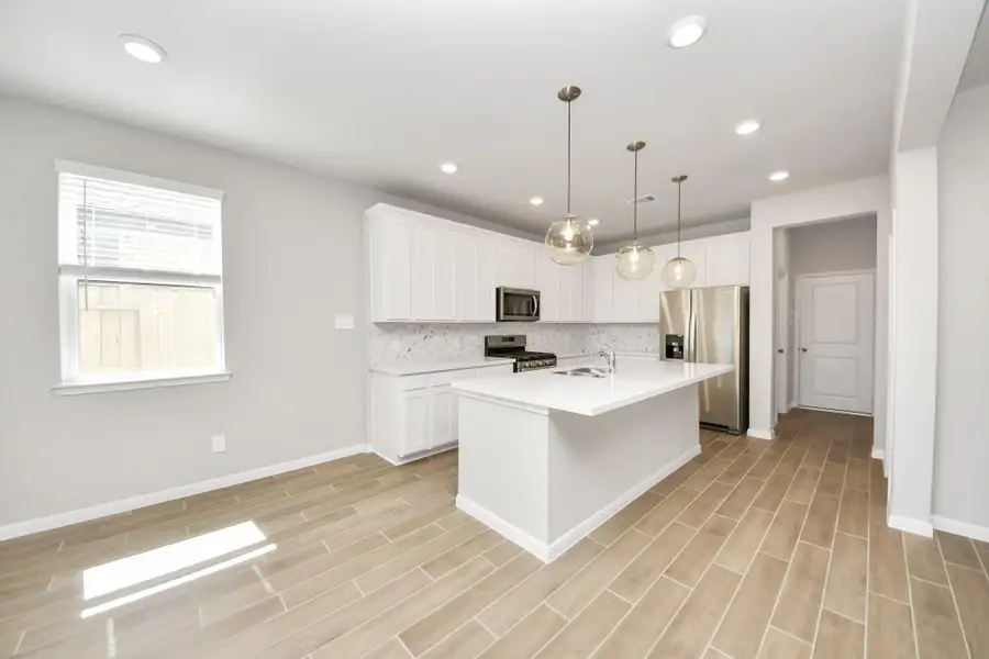 Furnished interior view inside a new home in Montgomery Ridge: Landmark Collection, Montgomery (Image 10).