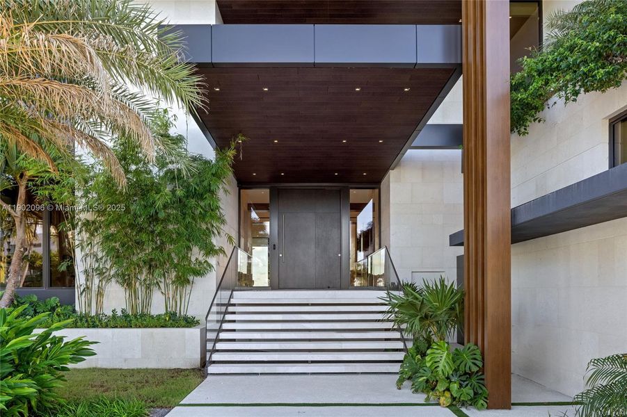 Exterior details and patio area of a home in , North Miami (Image 29).