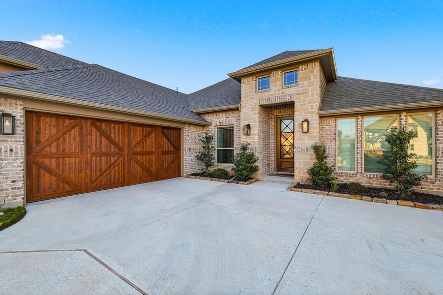 Exterior details and patio area of a home in , Midlothian (Image 24).
