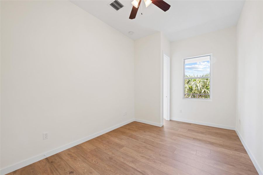 Spacious, unfurnished interior of a new home in , Fort Lauderdale (Image 21).
