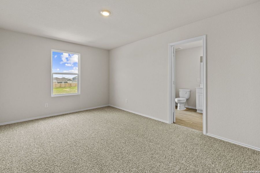 Spacious, unfurnished interior of a new home in Swenson Heights, Seguin (Image 18).
