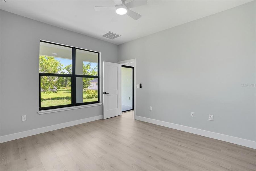 Spacious, unfurnished interior of a new home in , Lehigh Acres (Image 25).