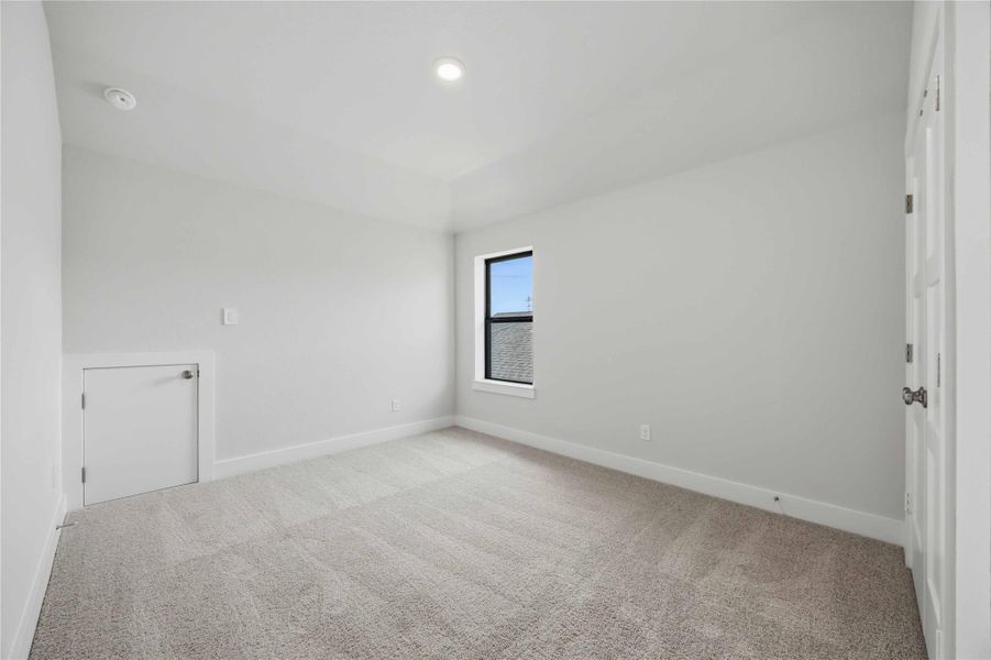 Spacious, unfurnished interior of a new home in Ellwood, Iowa Colony (Image 37). Spacious, unfurnished interior of a new home in Ellwood, Iowa Colony (Image 37).