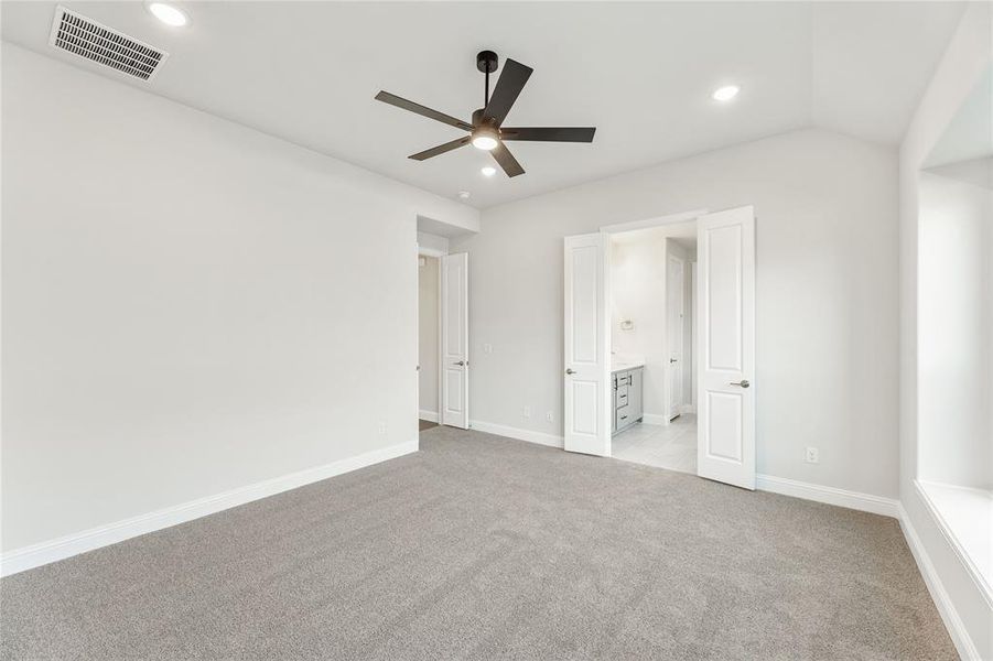 Spacious, unfurnished interior of a new home in Sable Creek, Sanger (Image 33).