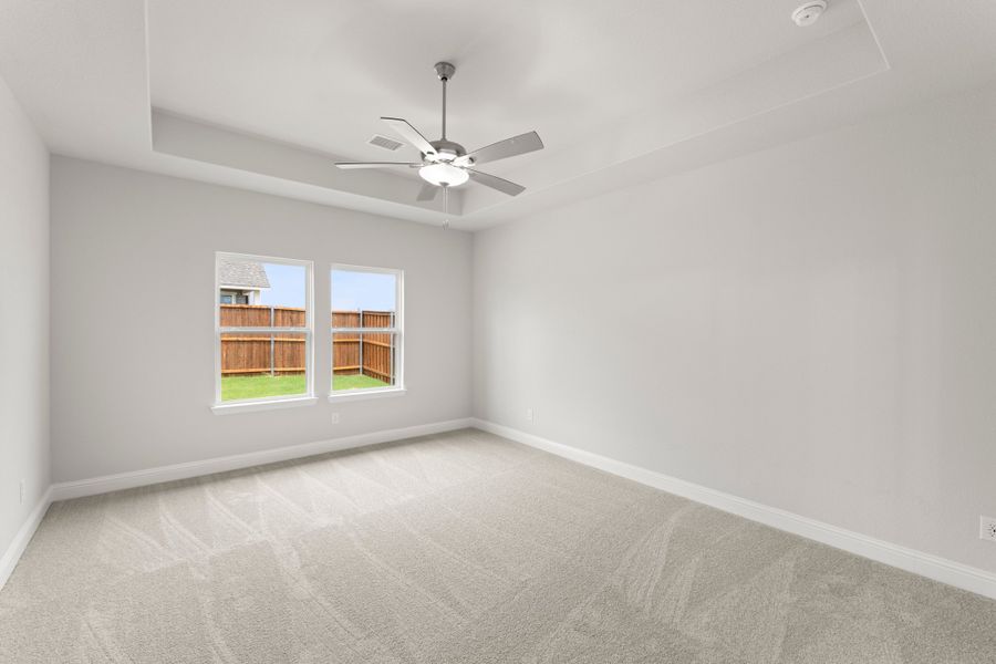 Spacious, unfurnished interior of a new home in Creekside, Royse City (Image 21).
