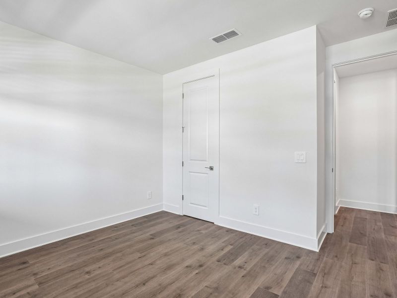 Spacious, unfurnished interior of a new home in Station Hill - Estate Series, Franklin (Image 16). Spacious, unfurnished interior of a new home in Station Hill - Estate Series, Franklin (Image 16).