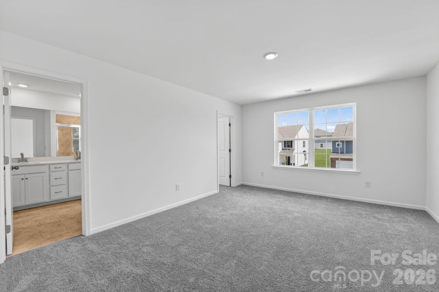 Spacious, unfurnished interior of a new home in Shannon Woods, Maiden (Image 21).
