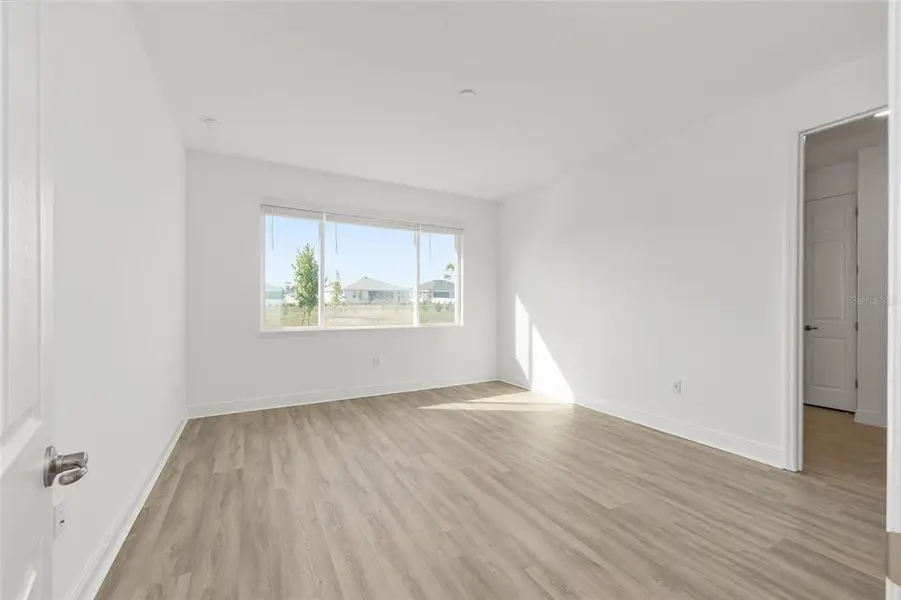Spacious, unfurnished interior of a new home in , Ocala (Image 15).