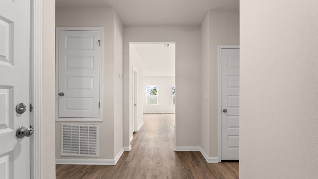 Spacious, unfurnished interior of a new home in Liberty, Panama City (Image 13).