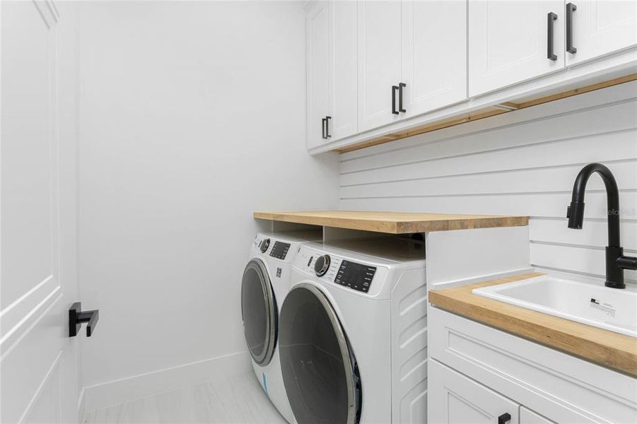 Close-up of interior finishes inside a home in , Port Charlotte (Image 20). Close-up of interior finishes inside a home in , Port Charlotte (Image 20).