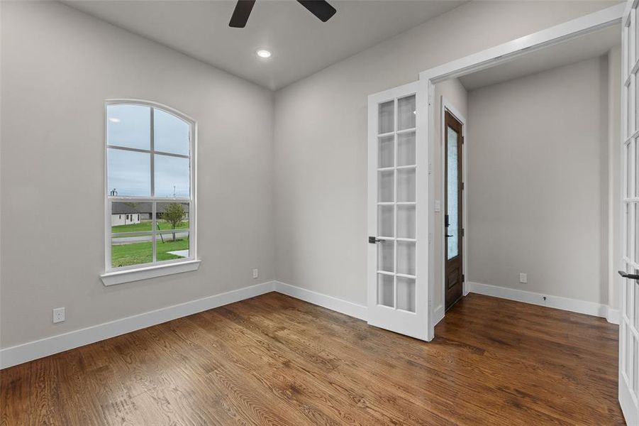 Spacious, unfurnished interior of a new home in King Crossing Estates, Van Alstyne (Image 31). Spacious, unfurnished interior of a new home in King Crossing Estates, Van Alstyne (Image 31).