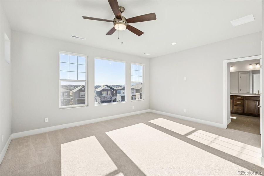 Spacious, unfurnished interior of a new home in Trailside at Cottonwood Creek, Colorado Springs (Image 25).