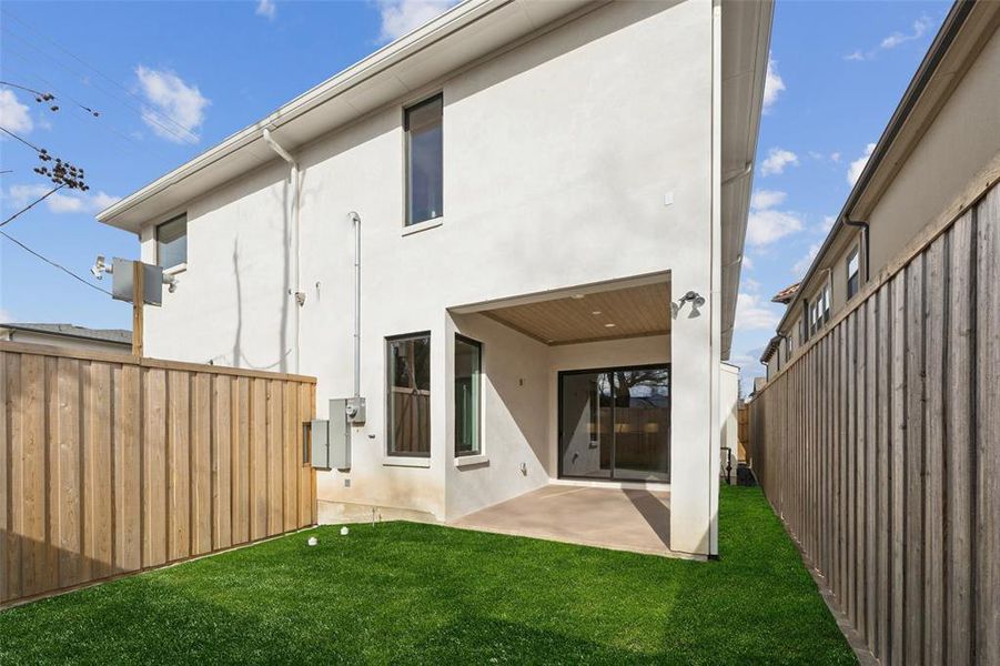 Exterior details and patio area of a home in , Dallas (Image 3).