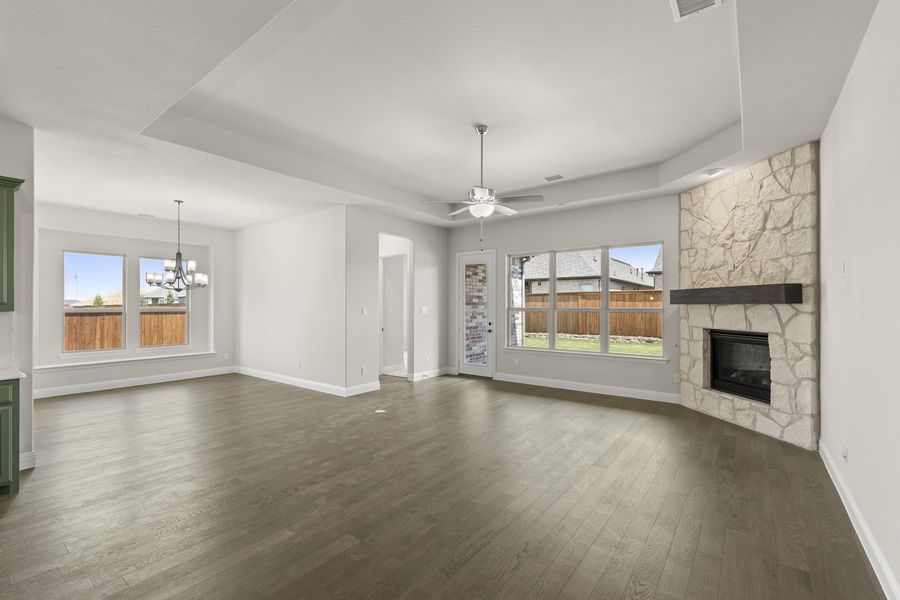 Spacious, unfurnished interior of a new home in River Ranch, Van Alstyne (Image 21).