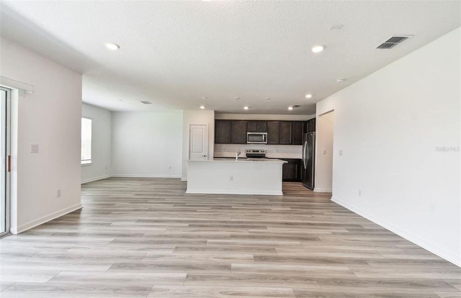 Spacious, unfurnished interior of a new home in Oakfield Lakes, Parrish (Image 14).