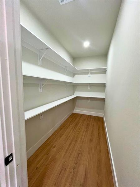 Spacious, unfurnished interior of a new home in , Granbury (Image 21).