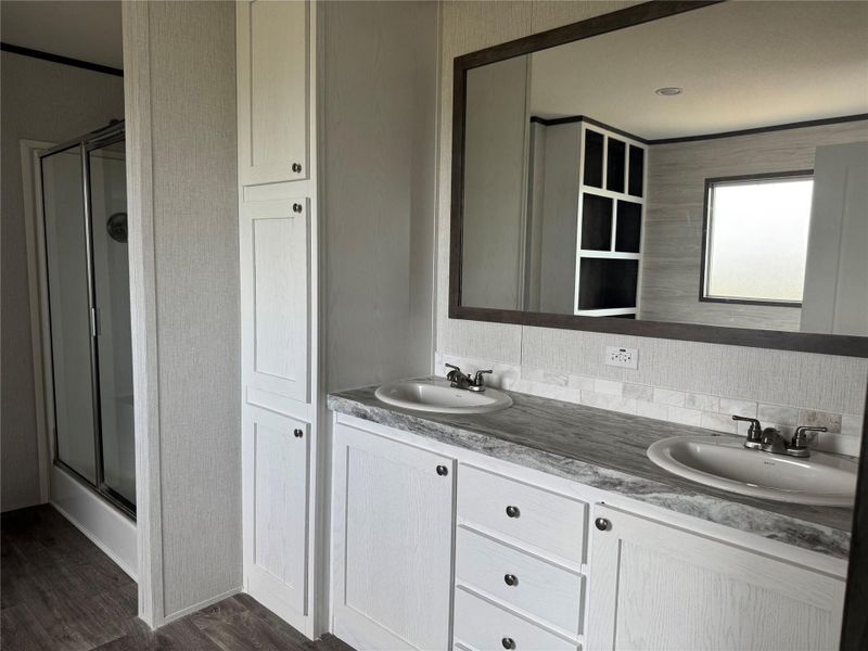 Image 18 of a home in .