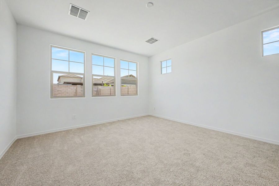 Spacious, unfurnished interior of a new home in Las Ventanas - RV Collection, Goodyear (Image 11).