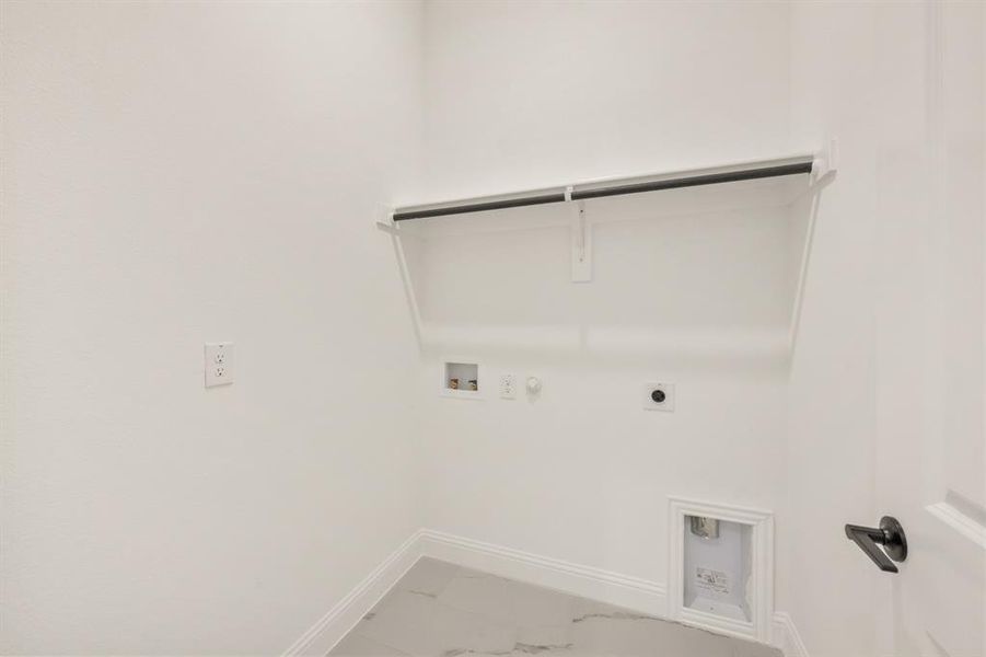 Spacious, unfurnished interior of a new home in Stone River Glen 50s, Royse City (Image 34). Spacious, unfurnished interior of a new home in Stone River Glen 50s, Royse City (Image 34).