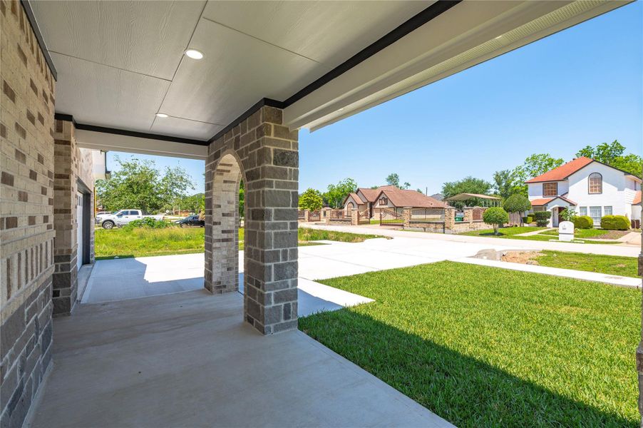 Exterior details and patio area of a home in , Houston (Image 4).
