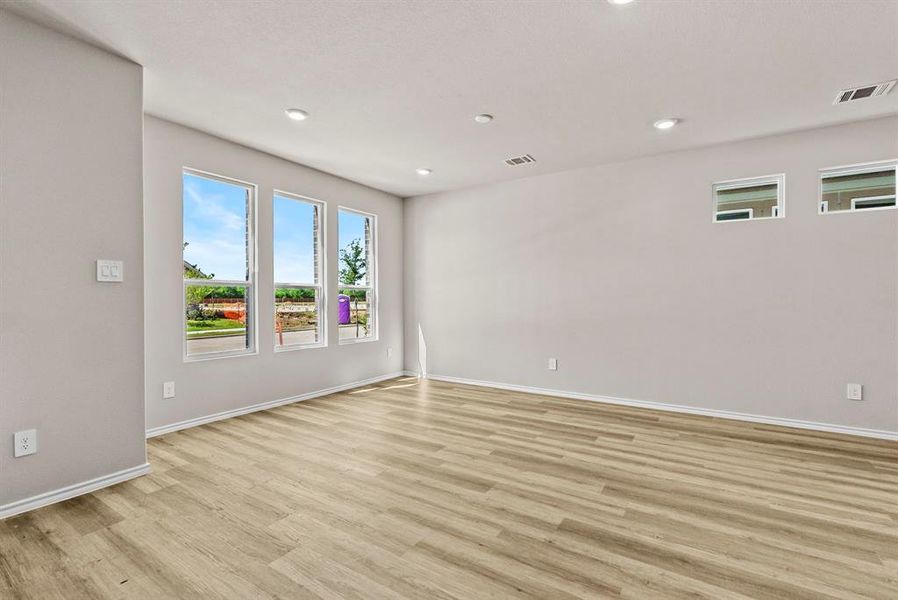 Spacious, unfurnished interior of a new home in Orchard Village, Fort Worth (Image 21).