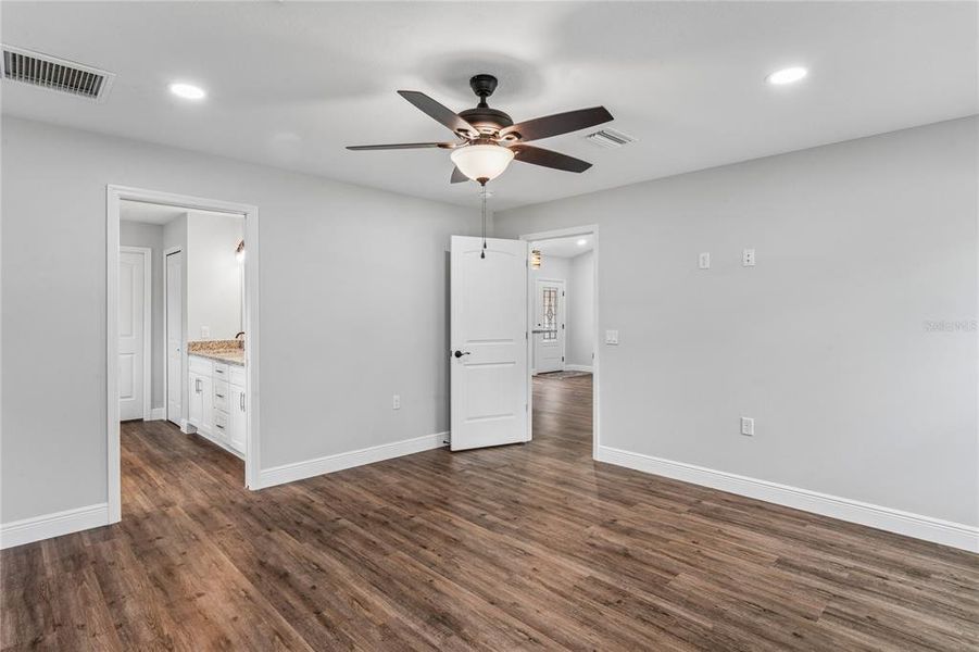 Spacious, unfurnished interior of a new home in , Brooksville (Image 26).