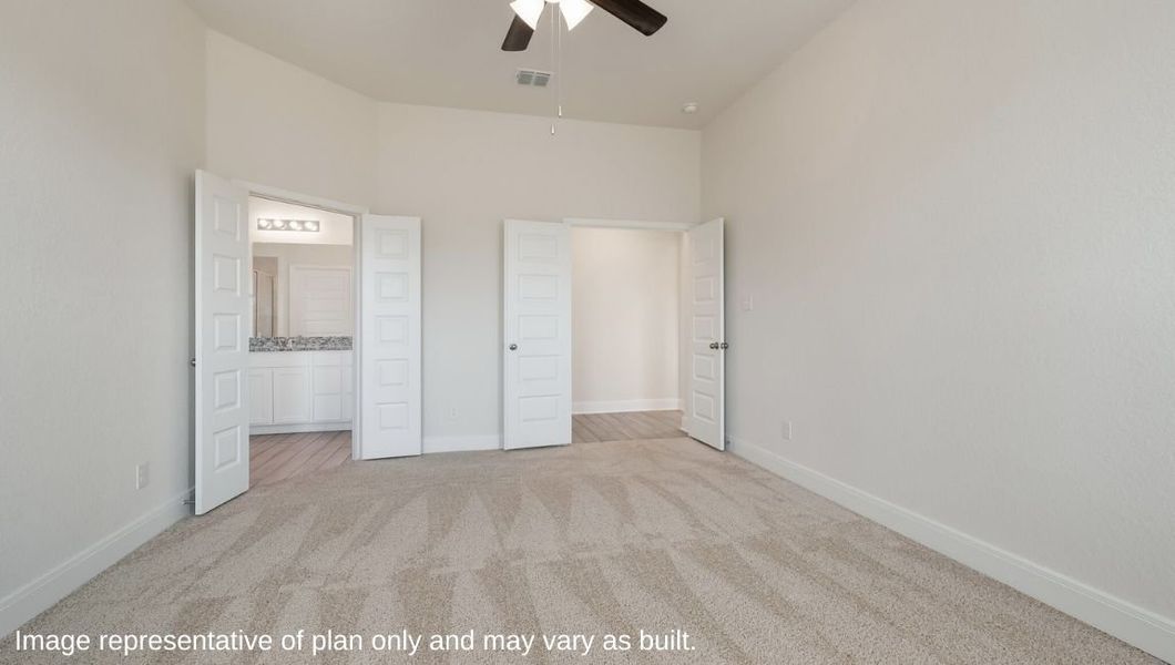 Representative unfurnished interior of a home built from the The Hondo by D.R. Horton in Steele Creek, Cibolo (Image 19).