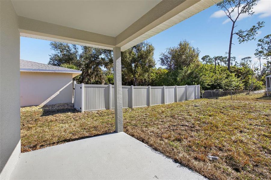 Exterior details and patio area of a home in , Port Charlotte (Image 28).