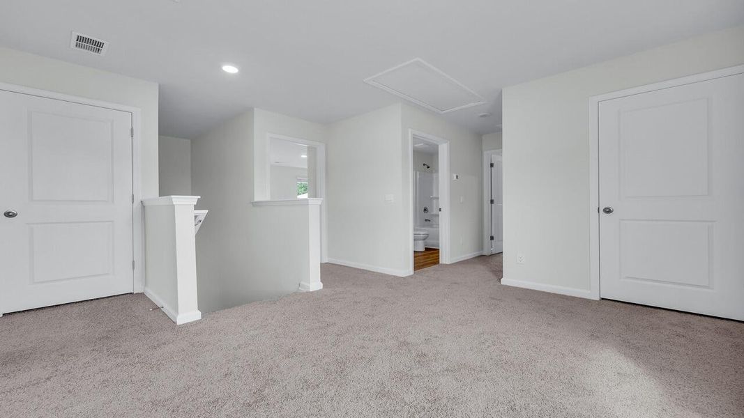 Spacious, unfurnished interior of a new home in Hillcrest, Ravenel (Image 32).